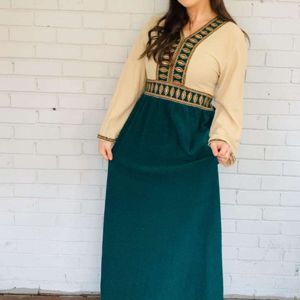 Elegant Vintage Lounge Dress